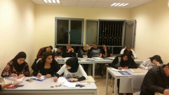   مركز العجمي للنهوض بالشبيبة يفتتح دورة السياقة النظرية 